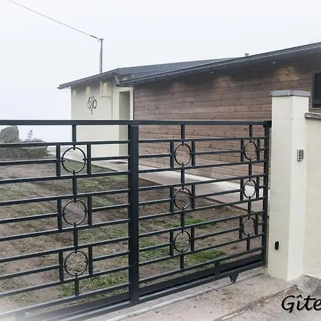 Le Rocher Holiday home Chouvigny