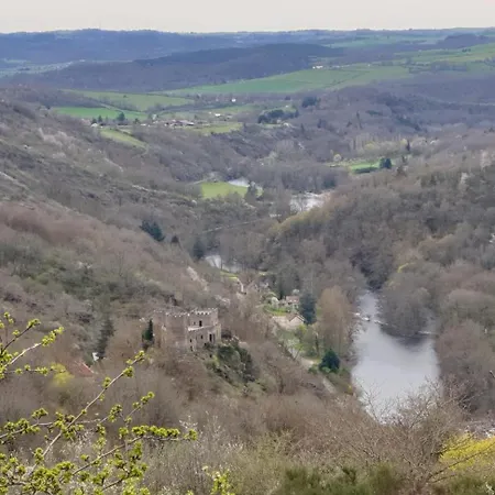 Semesterbostad Le Rocher Chouvigny