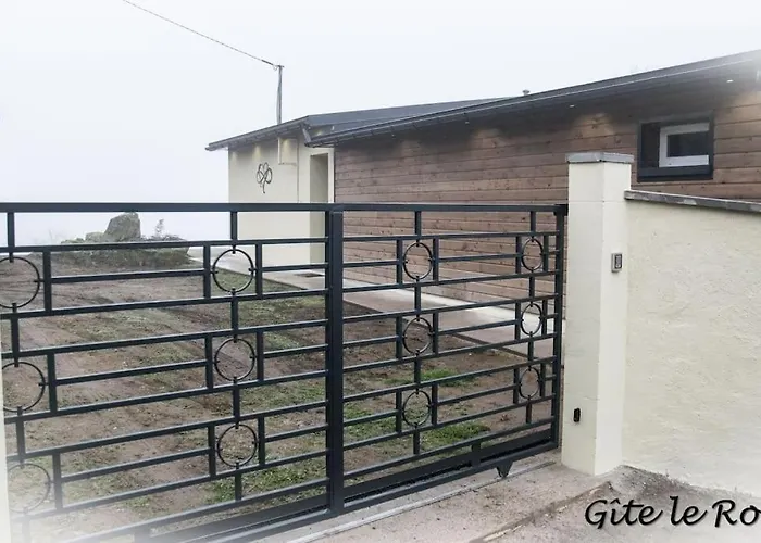 Le Rocher Casa de Férias Chouvigny